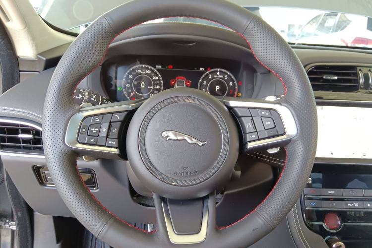 Used Jaguar F-PACE 2020 2.0T Rally Edition Steering Wheel