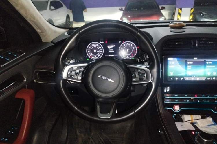 Used Jaguar F-PACE 2020 2.0T Rally Edition Steering Wheel