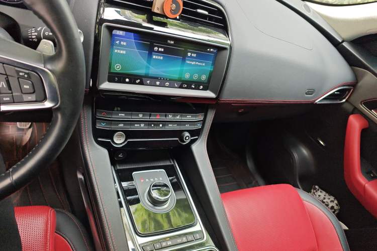 Used Jaguar F-PACE 2020 2.0T Rally Edition Audio And AC Panel