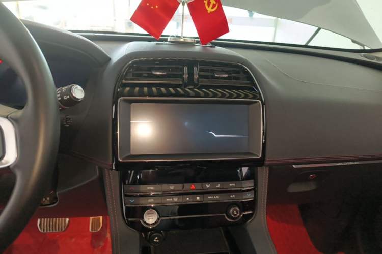 Used Jaguar F-PACE 2020 2.0T Rally Edition Audio And AC Panel
