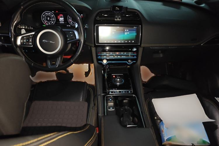 Used Jaguar F-PACE 2020 300-Sport Sports Edition Center Console