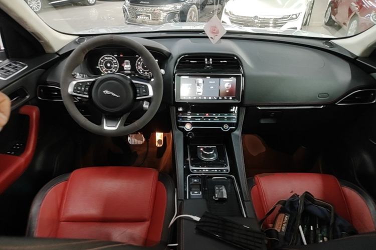 Used Jaguar F-PACE 2020 2.0T Rally Edition Center Console