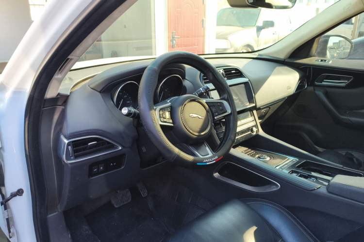 Used Jaguar F-PACE 2020 2.0T Urban Deluxe Edition Center Console