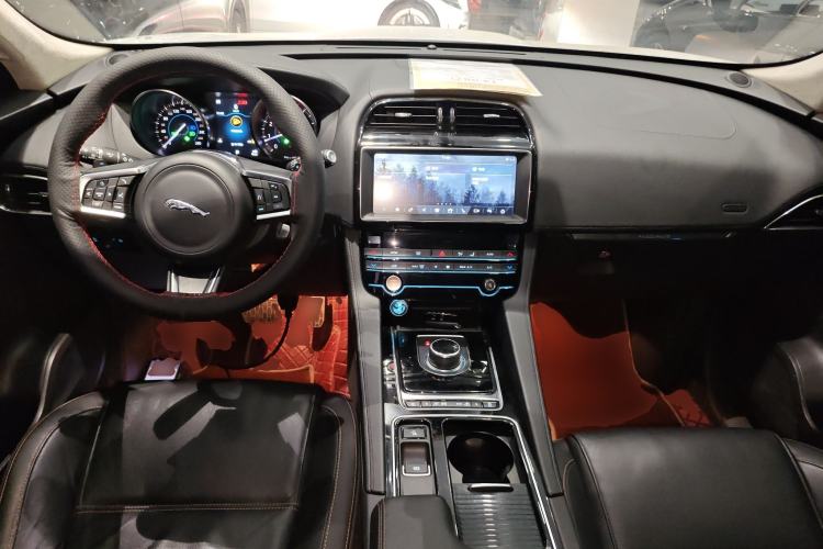 Used Jaguar F-PACE 2020 2.0T Urban Deluxe Edition Center Console
