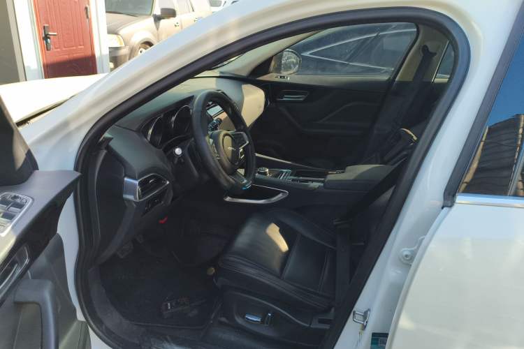 Used Jaguar F-PACE 2020 2.0T Urban Deluxe Edition Driver Seat