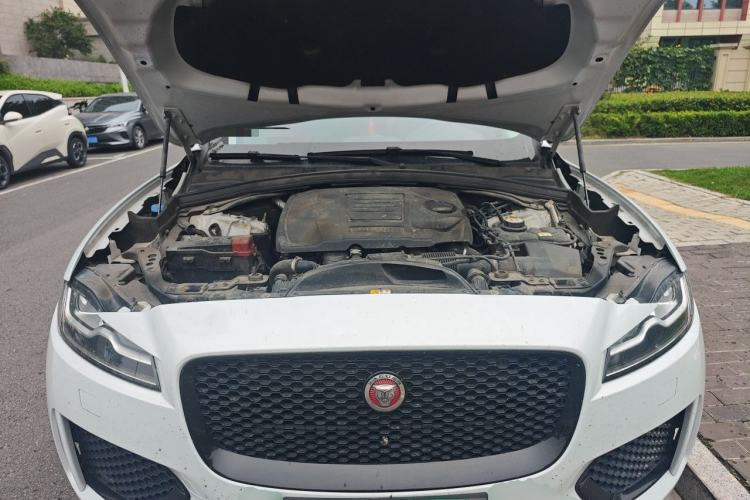 Used Jaguar F-PACE 2020 2.0T Rally Edition Engine Bay