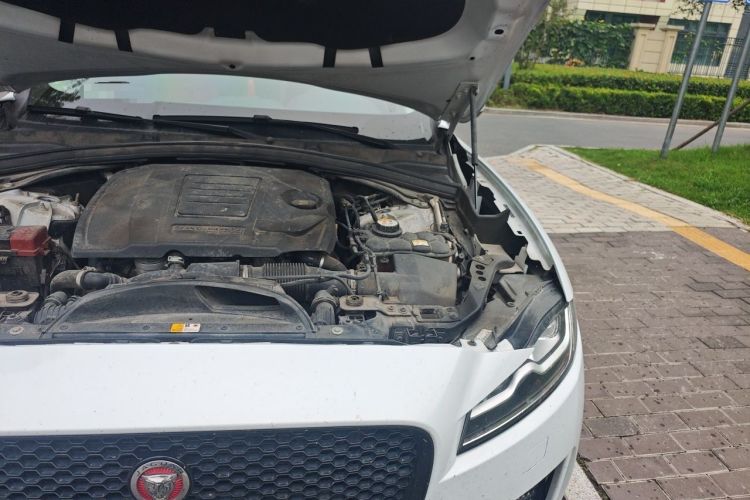 Used Jaguar F-PACE 2020 2.0T Rally Edition Engine Bay Left