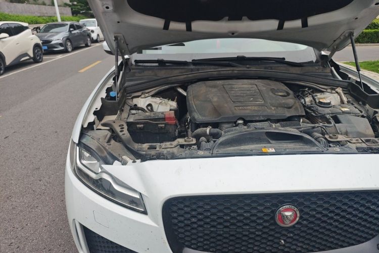 Used Jaguar F-PACE 2020 2.0T Rally Edition Engine Bay Right