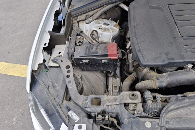 Used Jaguar F-PACE 2020 2.0T Urban Deluxe Edition Engine Bay Right