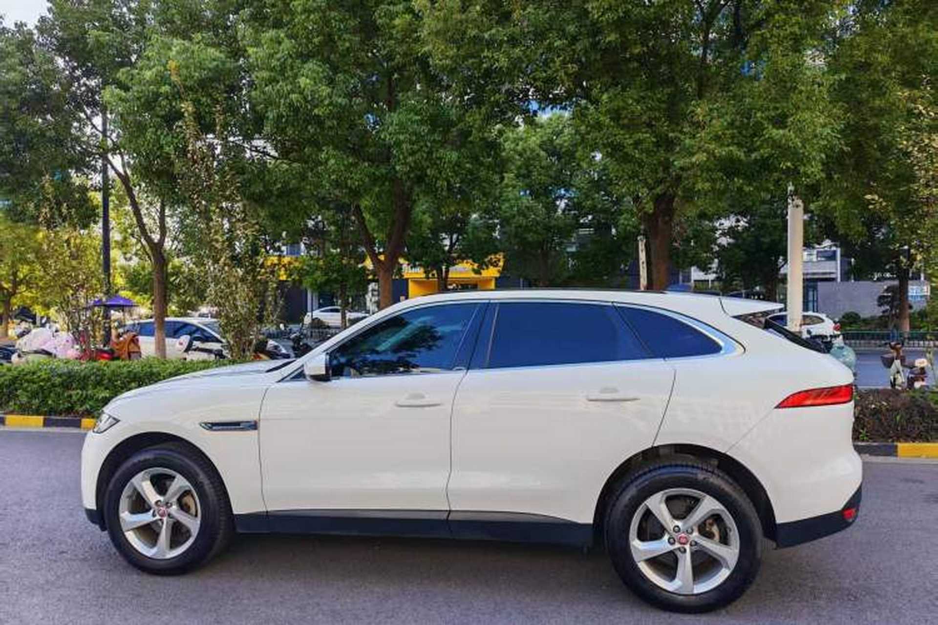 Used Jaguar F-PACE 2020 2.0T Urban Deluxe Edition Exterior 7