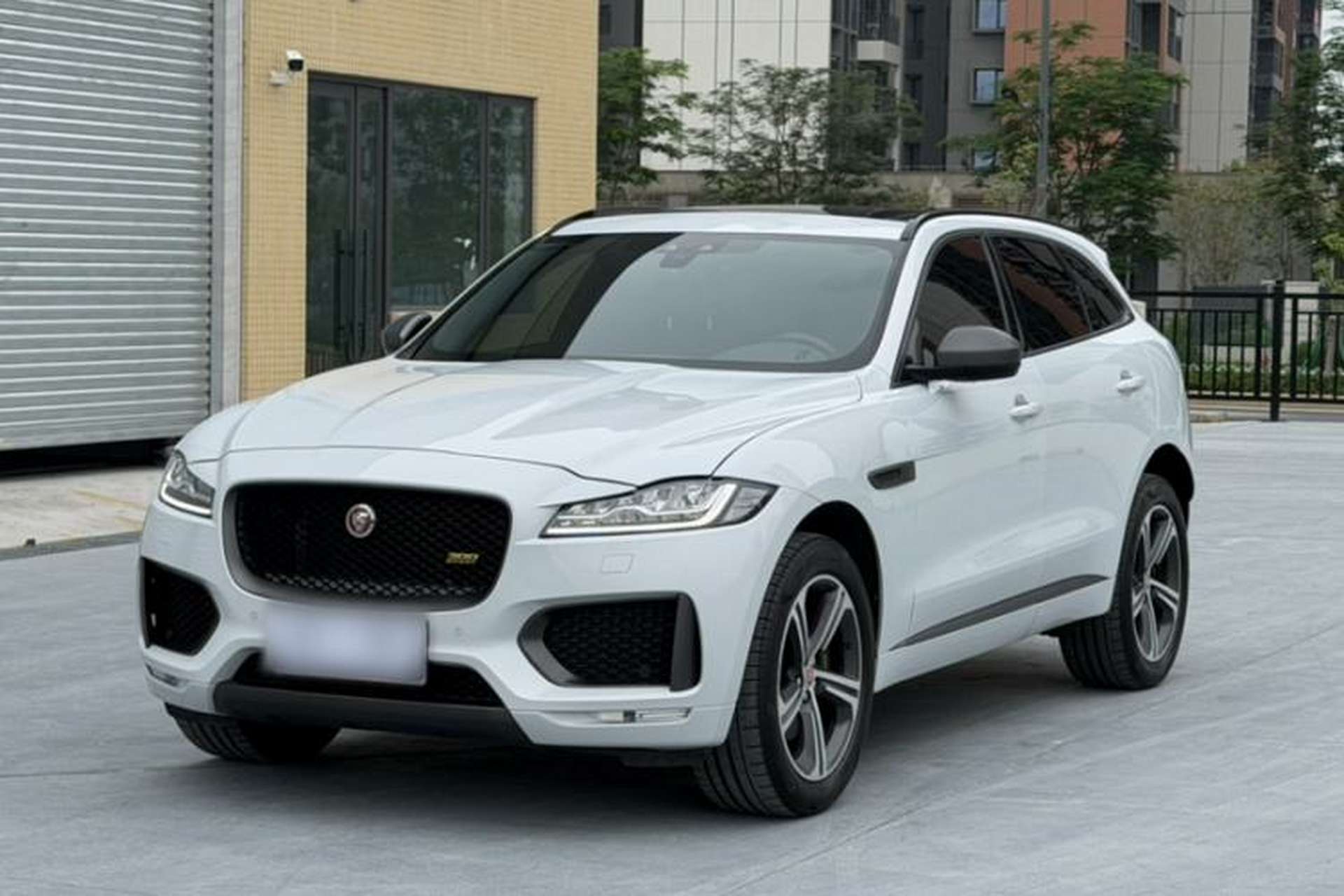 Used Jaguar F-PACE 2020 300-Sport Sports Edition Front Left 45 Deg