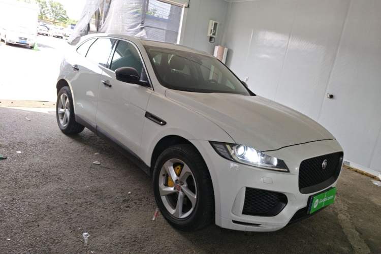 Used Jaguar F-PACE 2020 2.0T Urban Deluxe Edition Front Right 45 Deg