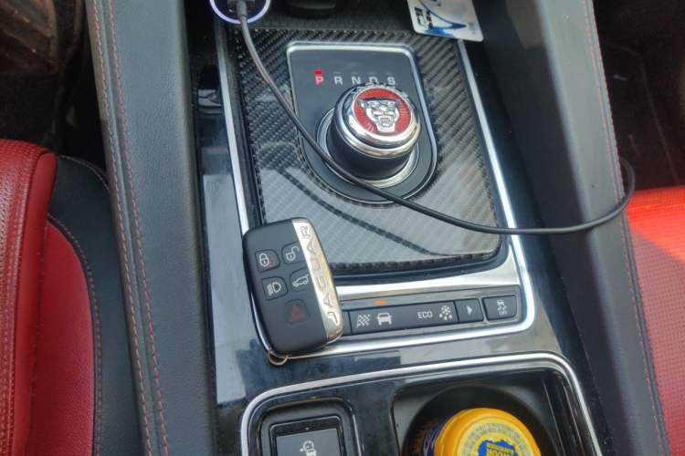 Used Jaguar F-PACE 2020 2.0T Rally Edition Gear Lever