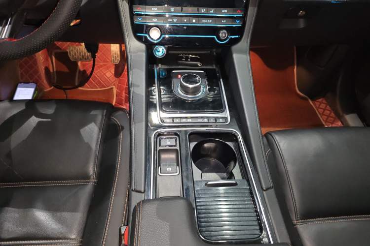 Used Jaguar F-PACE 2020 2.0T Urban Deluxe Edition Gear Lever