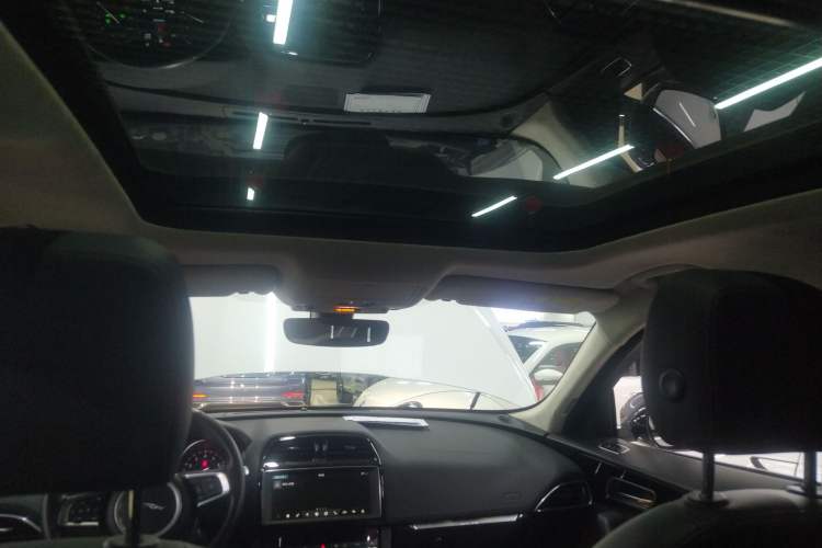 Used Jaguar F-PACE 2020 2.0T Urban Deluxe Edition Headliner