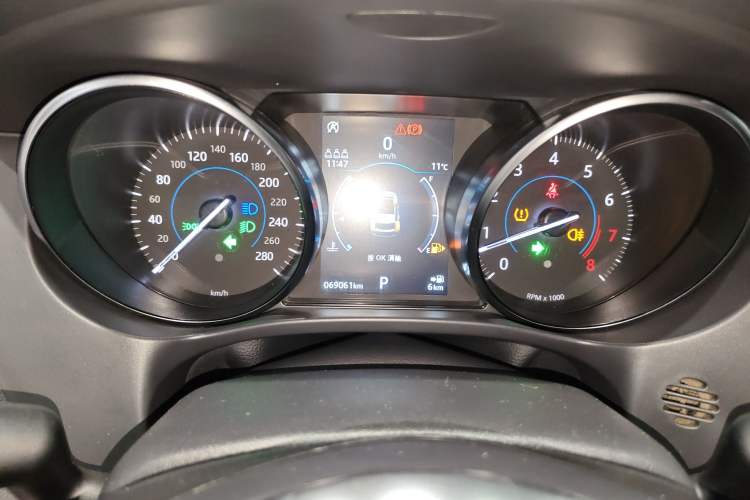 Used Jaguar F-PACE 2020 2.0T Urban Deluxe Edition Instrument Cluster