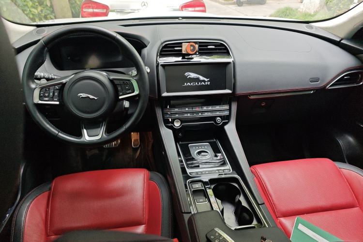 Used Jaguar F-PACE 2020 2.0T Rally Edition Interior 2