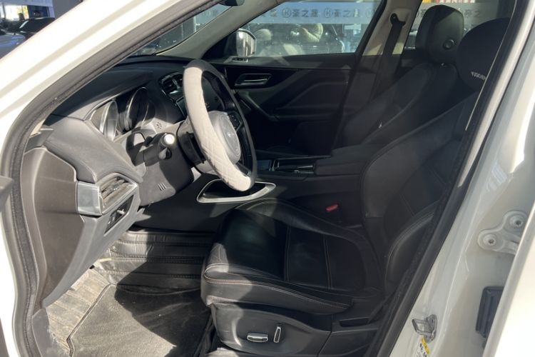 Used Jaguar F-PACE 2020 2.0T Urban Deluxe Edition Interior 2