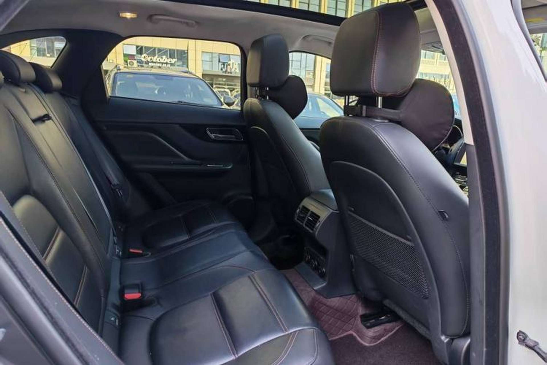 Used Jaguar F-PACE 2020 2.0T Urban Deluxe Edition Interior 4