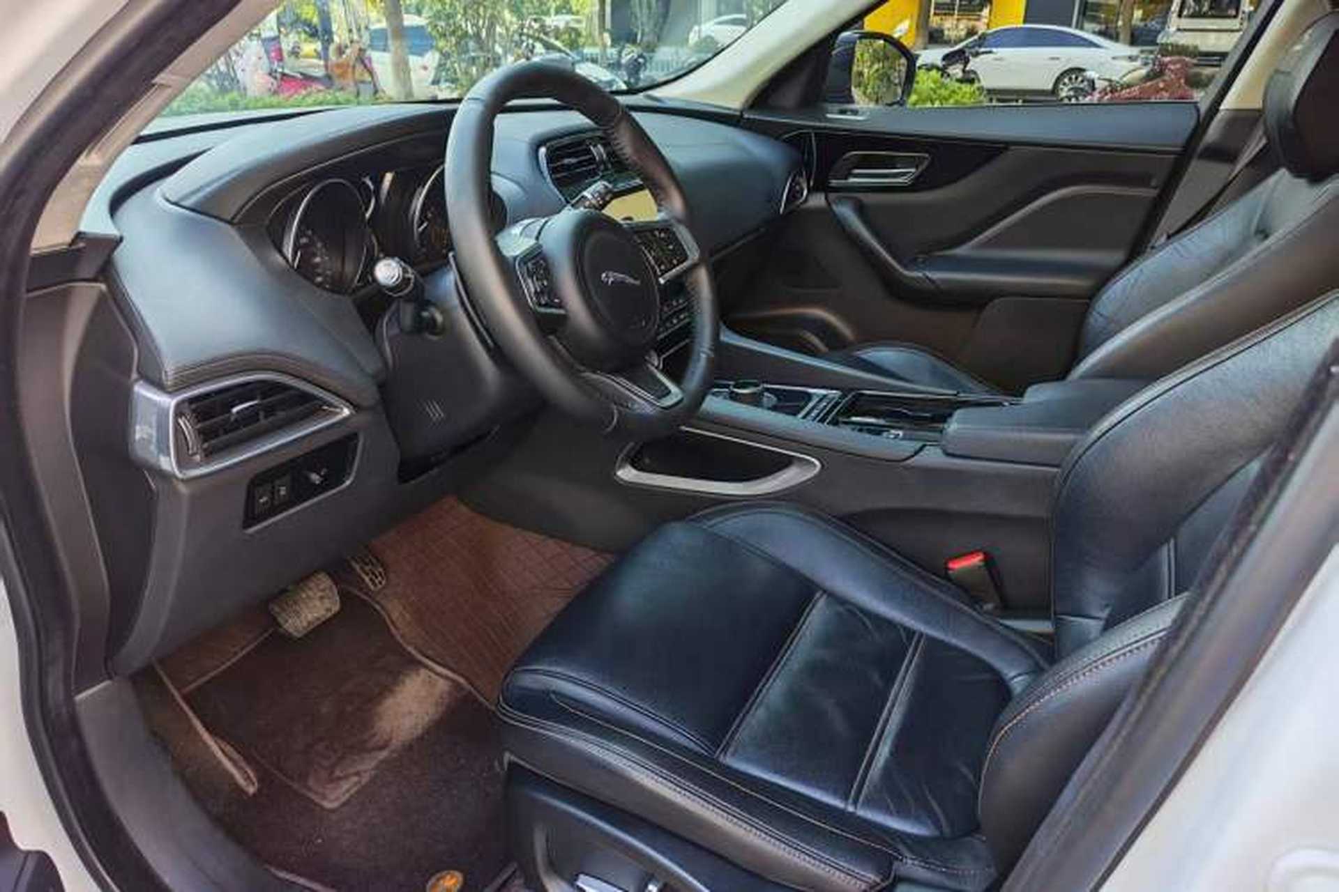 Used Jaguar F-PACE 2020 2.0T Urban Deluxe Edition Interior 8