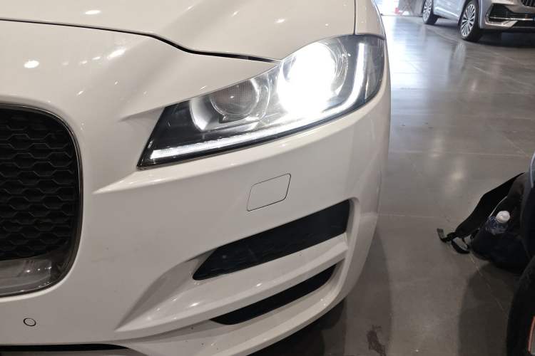 Used Jaguar F-PACE 2020 2.0T Urban Deluxe Edition Left Front Headlight