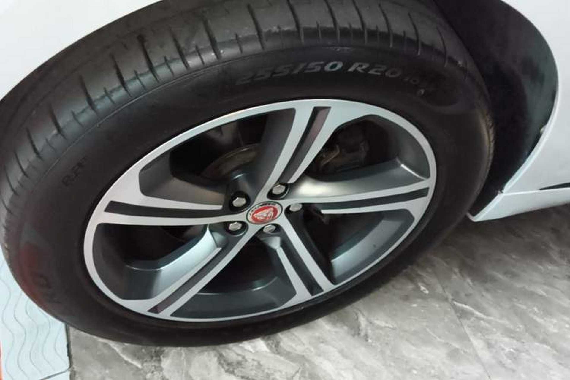 Used Jaguar F-PACE 2020 300-Sport Sports Edition Left Front Wheel Hub