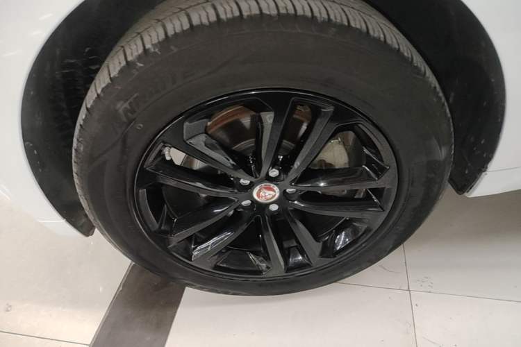 Used Jaguar F-PACE 2020 2.0T Rally Edition Left Front Wheel Hub