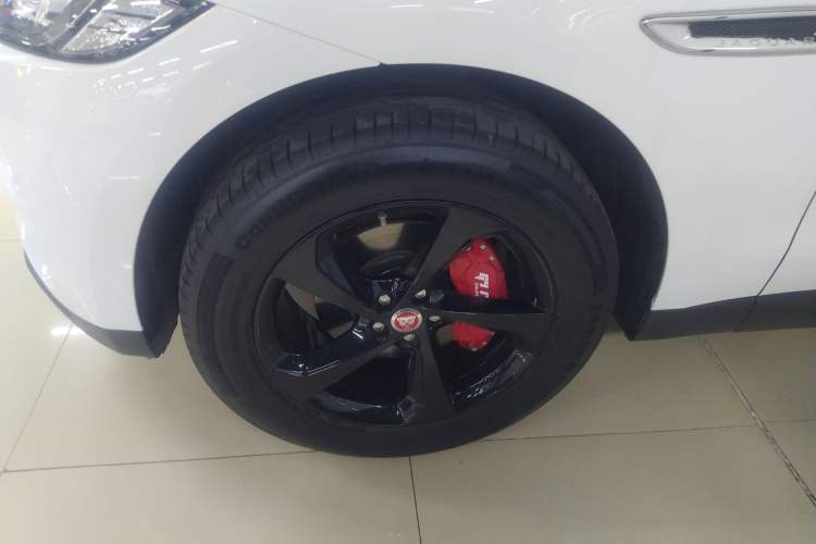 Used Jaguar F-PACE 2020 2.0T Urban Deluxe Edition Left Front Wheel Hub