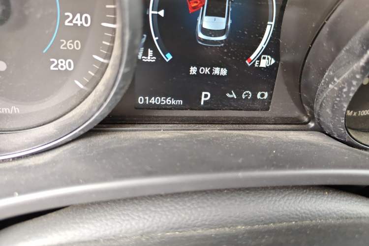 Used Jaguar F-PACE 2020 2.0T Urban Deluxe Edition Odometer Close Up
