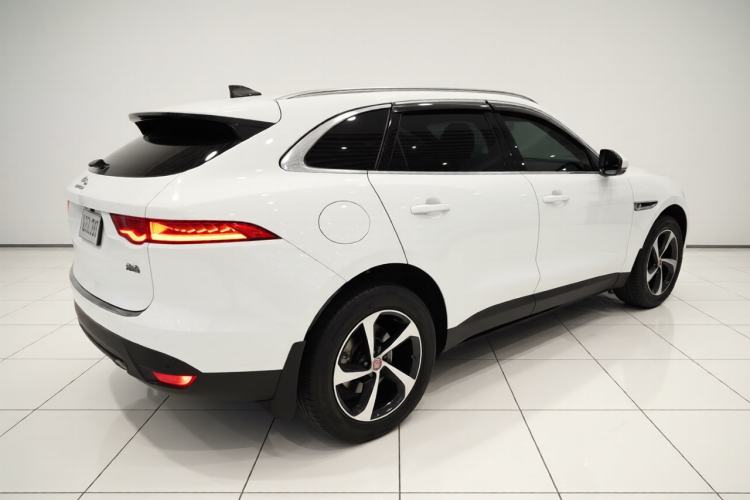 Used Jaguar F-PACE 2020 2.0T Urban Deluxe Edition Rear Right 45 Deg