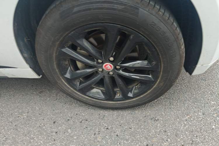Used Jaguar F-PACE 2020 2.0T Rally Edition Right Front Wheel Hub