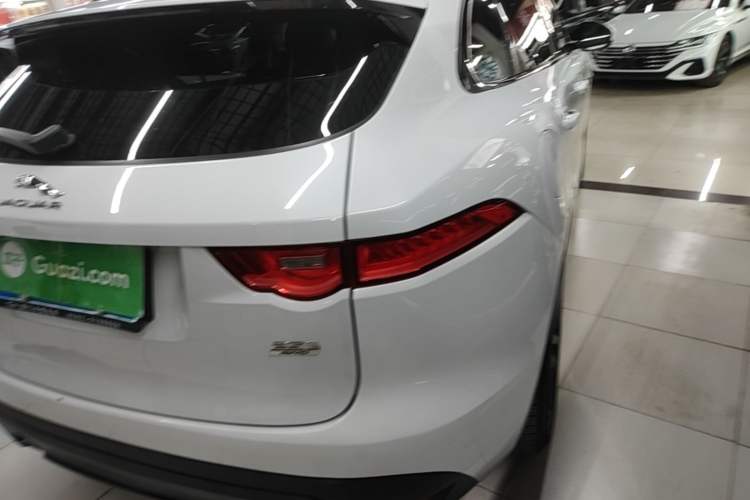Used Jaguar F-PACE 2020 2.0T Rally Edition Right Rear Taillight