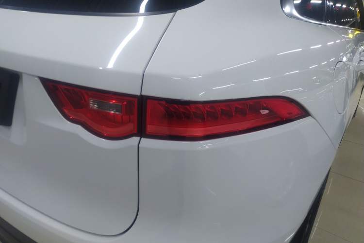 Used Jaguar F-PACE 2020 2.0T Urban Deluxe Edition Right Rear Taillight