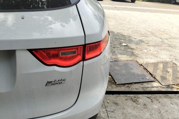 Used Jaguar F-PACE 2020 2.0T Rally Edition Right Rear Taillight