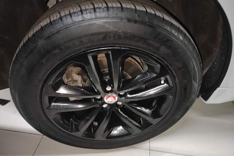 Used Jaguar F-PACE 2020 2.0T Rally Edition Right Rear Wheel Hub