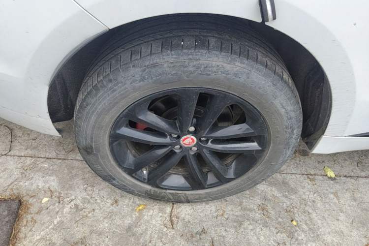 Used Jaguar F-PACE 2020 2.0T Rally Edition Right Rear Wheel Hub
