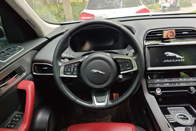 Used Jaguar F-PACE 2020 2.0T Rally Edition Steering Wheel