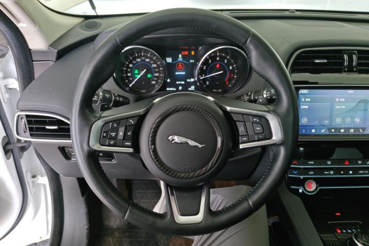 Used Jaguar F-PACE 2020 2.0T Urban Deluxe Edition Steering Wheel