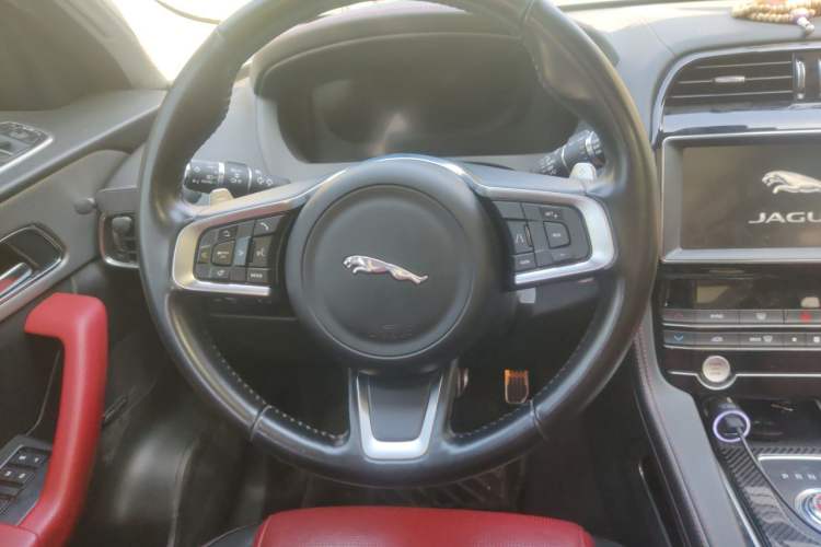 Used Jaguar F-PACE 2020 2.0T Rally Edition Steering Wheel