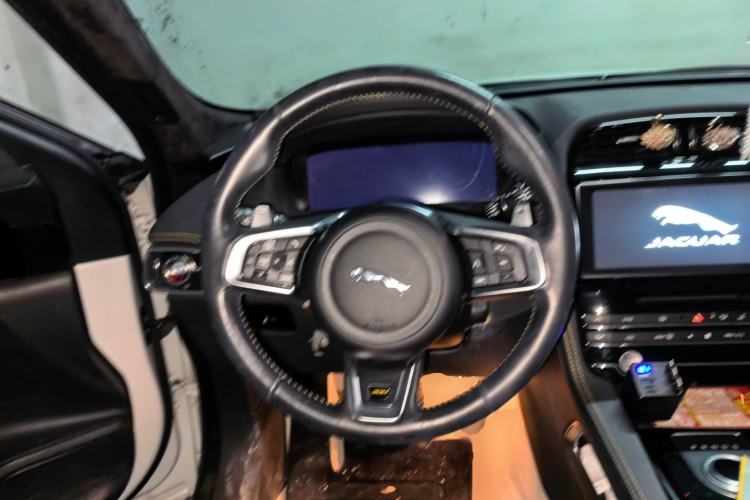 Used Jaguar F-PACE 2020 300-Sport Sports Edition Steering Wheel