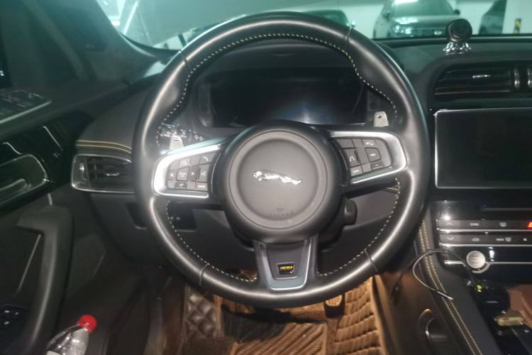 Used Jaguar F-PACE 2020 300-Sport Sports Edition Steering Wheel
