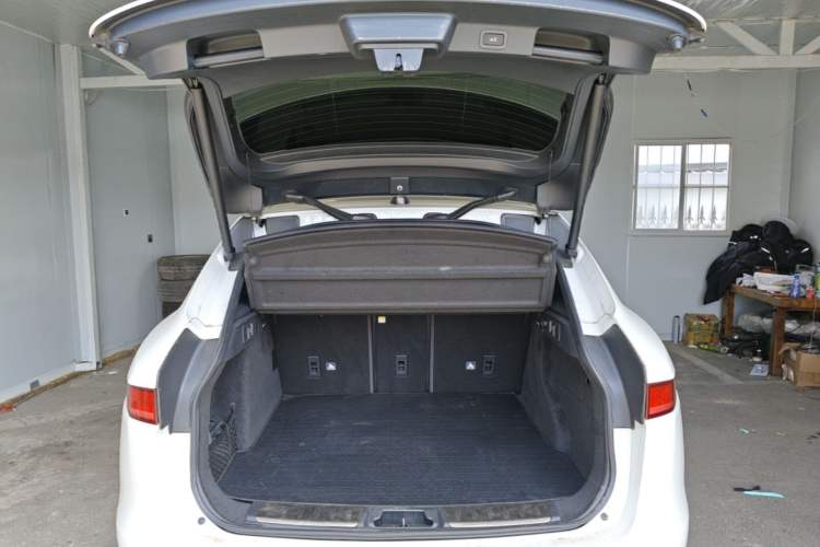 Used Jaguar F-PACE 2020 2.0T Urban Deluxe Edition Trunk