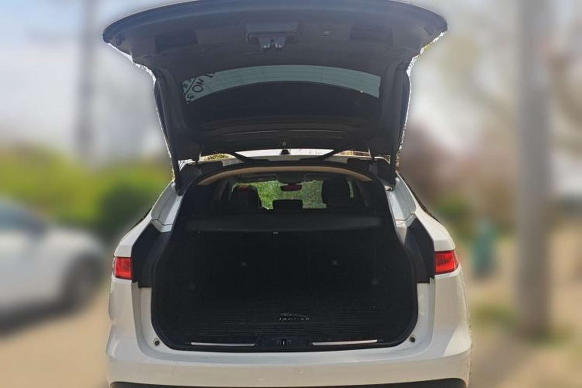 Used Jaguar F-PACE 2020 2.0T Urban Deluxe Edition Trunk
