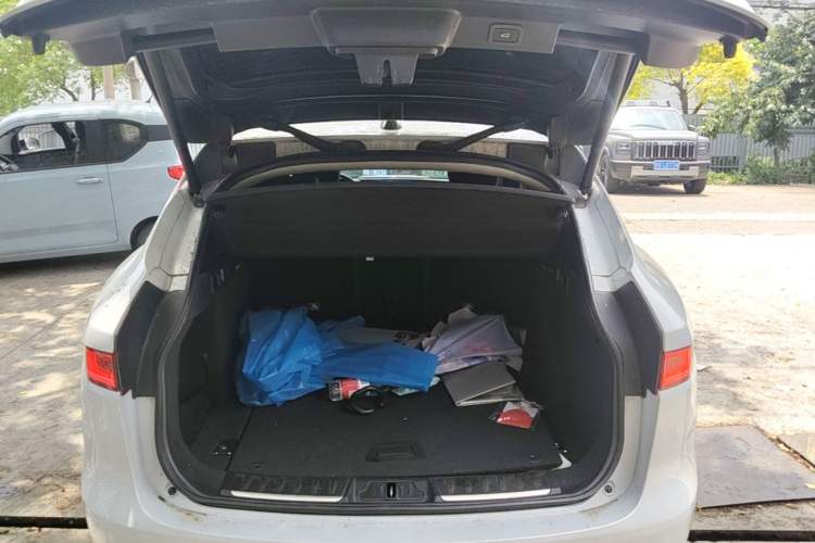 Used Jaguar F-PACE 2020 2.0T Rally Edition Trunk