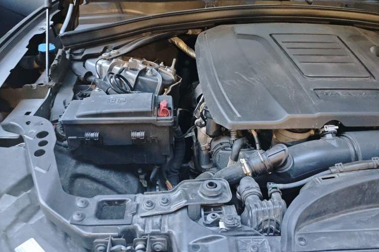 Used Jaguar F-PACE 2021 250 PS R-Dynamic S Engine Bay Right