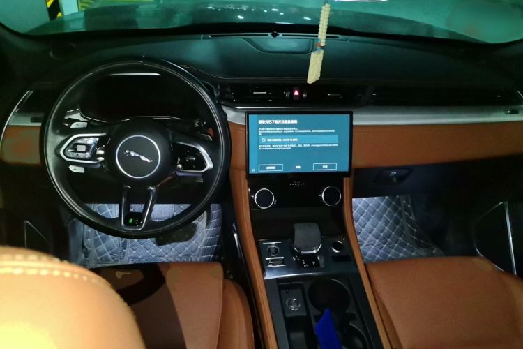 Used Jaguar F-PACE 2021 250 PS R-Dynamic SE Interior 2