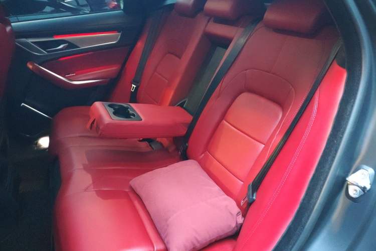 Used Jaguar F-PACE 2021 250 PS R-Dynamic S Left Rear Seat