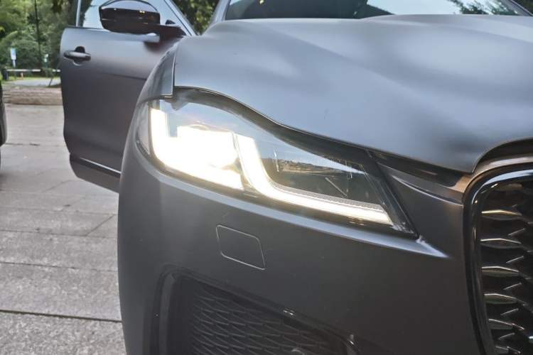 Used Jaguar F-PACE 2021 250 PS R-Dynamic S Right Front Headlight