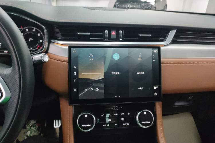 Used Jaguar F-PACE 2021 340 PS R-Dynamic SE Audio And AC Panel