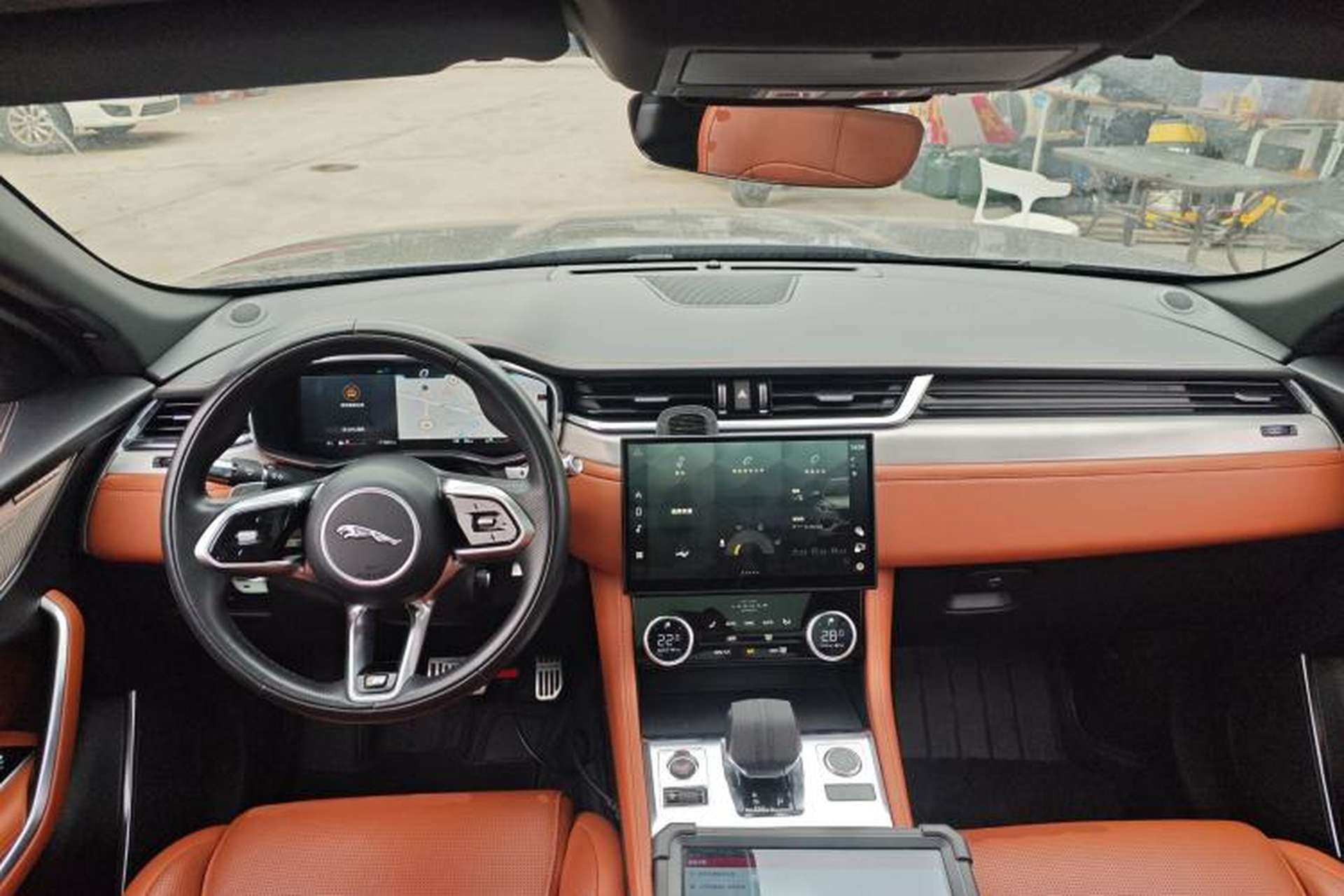 Used Jaguar F-PACE 2021 340 PS R-Dynamic SE Center Console